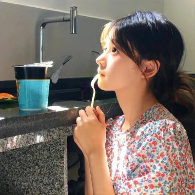 安娜·卡拉曼佐夫